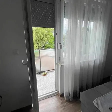 Dea Apartment *