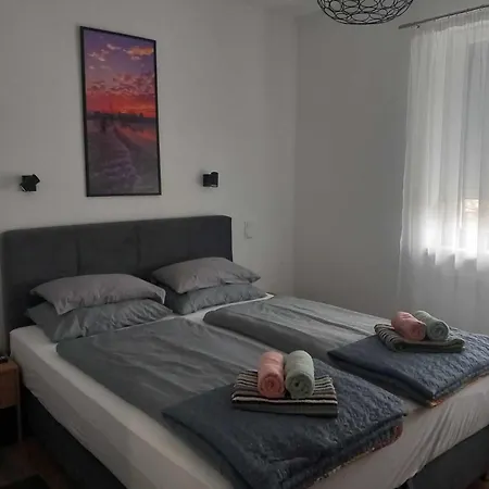 Dea Apartment *